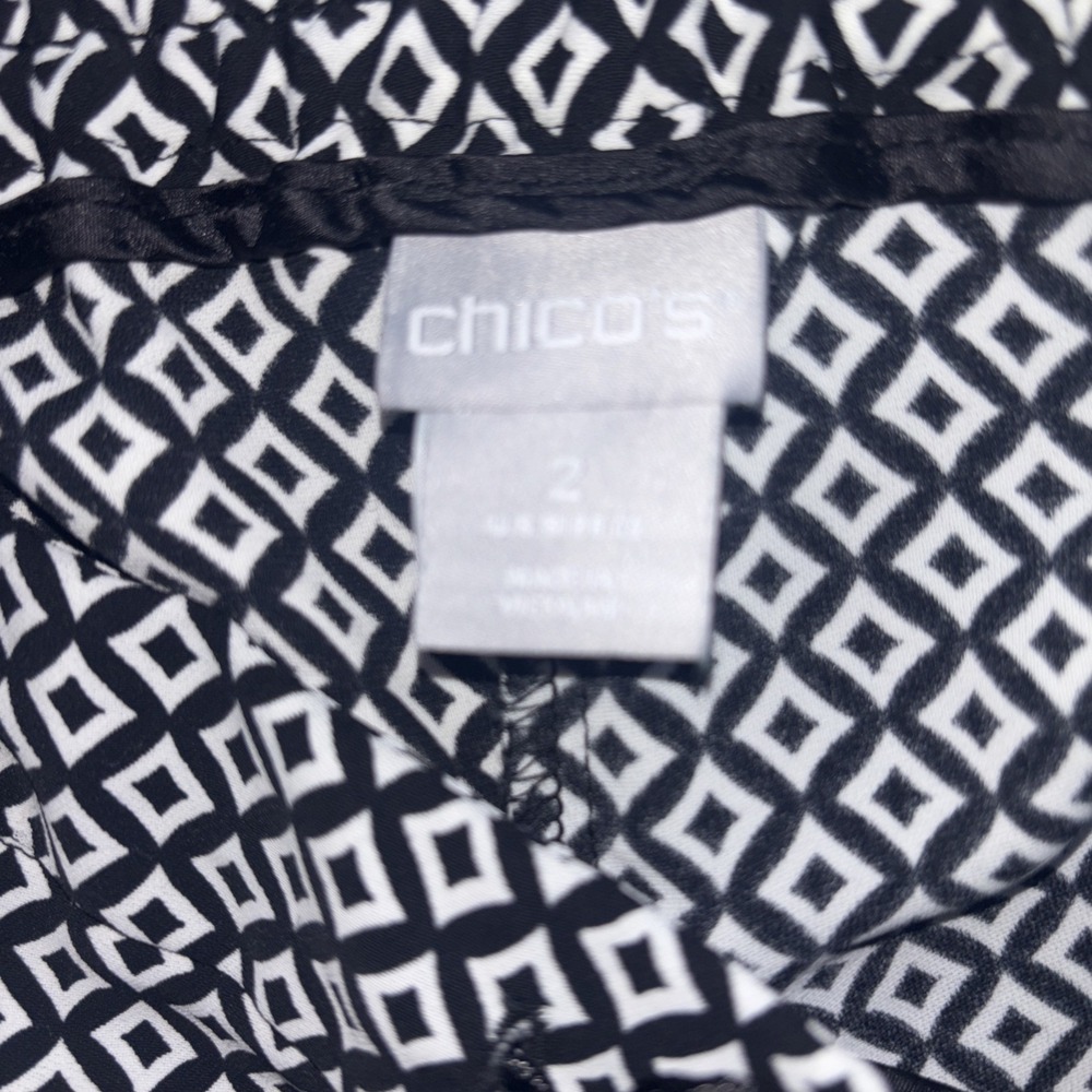 Chico's Size 2 (size 12) Black/White Crop Lighweight Cropped Pants - Picture 4 of 6